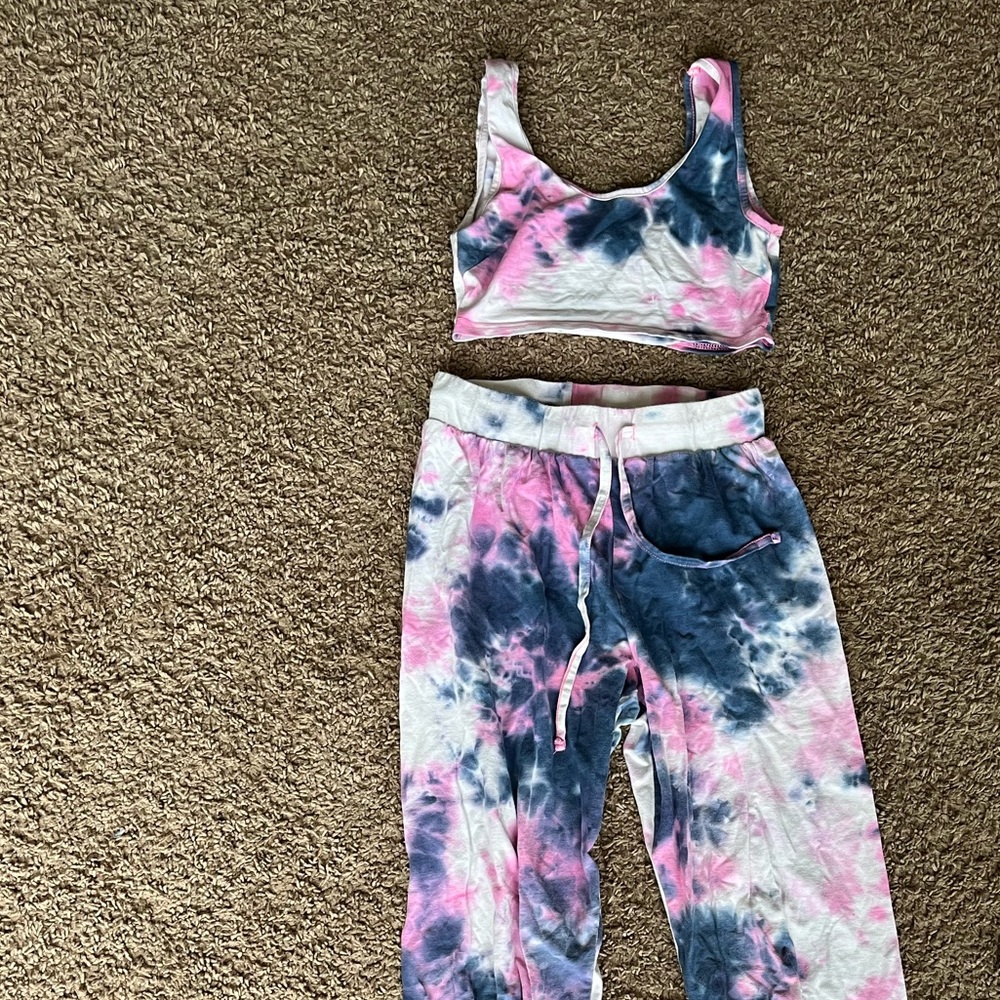 Who doesn’t love a matching set!?!
